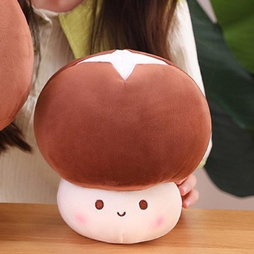 Коллекция плюшевых игрушек для кукол.