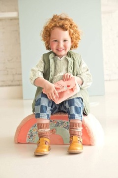 Манеж, беговел, ходунки для девочки года, плюш и дерево.