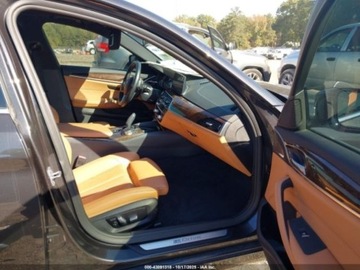 BMW Seria 5 G30-G31 2019 BMW Seria 5 2019 BMW 530E XDRIVE IPERFORMANCE 2.0 Hybryda 180KM, zdjęcie 10