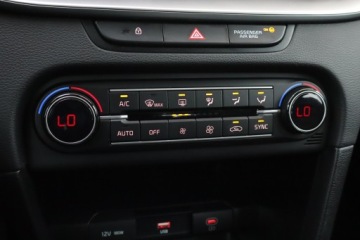 Kia Ceed III Kombi Facelifting 1.5 T-GDI 160KM 2022 Kia Ceed 1.5 T-GDI MHEV, Salon Polska, zdjęcie 15