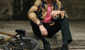 Графитовые умные часы GARMIN Instinct 2 с солнечной батареей