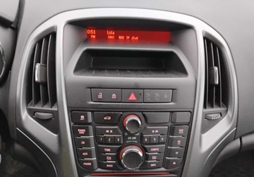 Opel Astra J Sedan 1.6 Twinport ECOTEC 115KM 2016 Opel Astra 2016r, 1.6 Benzyna. SALON POLSKA. Uszkodzony tyl. Jezdzi. 1.6, zdjęcie 12