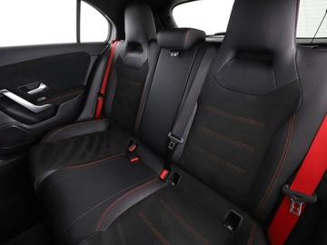 Mercedes Klasa A W177/V177 Hatchback AMG 2.0 A35 306KM 2020 Mercedes A 35 AMG A35 AMG 4MATIC 306KM Automat, zdjęcie 16