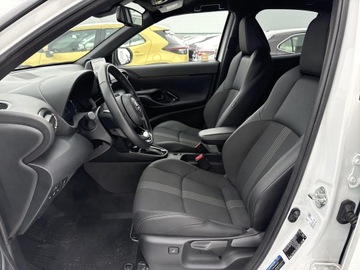 Toyota Yaris IV Hatchback 1.5 Hybrid Dynamic Force 116KM 2023 Toyota Yaris Cross Hybrid 1.5 Adventure Hybrid 1.5, zdjęcie 12