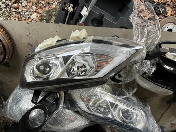 NISSAN Pulsar C13 LAMPA PRZÓD LEWA REFLEKTOR LEWY EUROPA 26060-3ZP5A