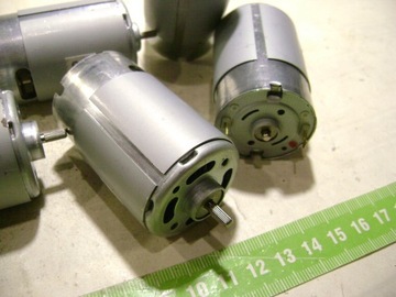 Silnik elektryczny około 12V - 14V DC DUŻY MOCNY
