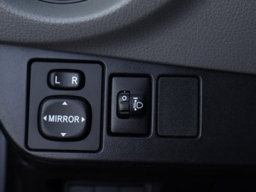 Toyota Yaris III Hatchback 5d Facelifting 2017 1.0 VVT-i 72KM 2019 Toyota Yaris 1.0 VVT-i, Klima, zdjęcie 14