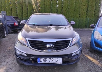 Kia Sportage III SUV 1.7 CRDi 116KM 2013 Kia Sportage 2013r, 1.7 CRDI. Uszkodzony tyl i lekko przod. Jezdzi. 1.7, zdjęcie 19