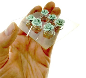 Sprężynki wkrętki do włosów 6 sztuki białe różyczki śr.1cm Solida