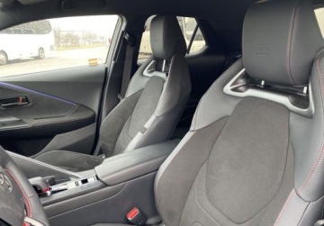 Toyota C-HR II SUV Plug-In 2.0 Hybrid Dynamic Force Plug-in  223KM 2025 Toyota C-HR 2.0 PHEV GR Sport Dynamic Force VAT 23 1 wlasciciel Bezwypad, zdjęcie 13