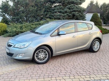 Opel Astra J Hatchback 5d 1.4 Twinport ECOTEC 100KM 2011 Opel Astra 1.4 100KM Klima 1-reka Tablet Carplay Gotowy do jazdy PL, zdjęcie 22