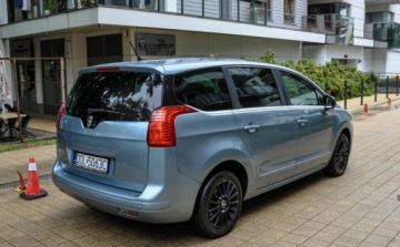 Peugeot 5008 I Minivan 1.6 THP 156KM 2009 Peugeot 5008 Bezwypadkowy Panorama 1.6 Benzyna 156KM, zdjęcie 6