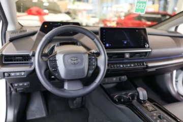Toyota Prius V (XW60) 2.0  Hybrid Dynamic Force Plug-in 223KM 2025 Toyota Prius Plug-in Hybrid Executive 2.0 Hybryda 223KM, zdjęcie 26
