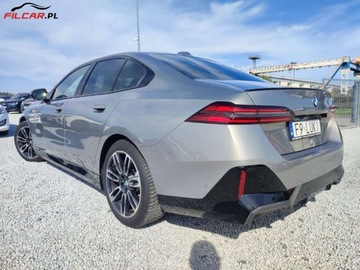 BMW Seria 5 G90-91 2023 BMW Seria 5 M PAKIET PRO GWARANCJA Kamery 360 Zarejestrowany Mozliwa zamia, zdjęcie 3