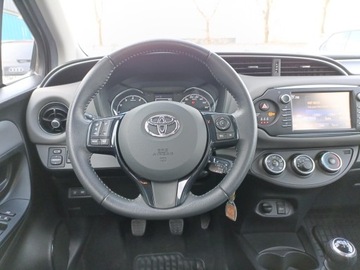 Toyota Yaris III Hatchback 5d Facelifting 2017 1.5 Dual VVT-iE 111KM 2019 Toyota Yaris 1,5-Dual-VVT-iE III (2011-2019) 1.5VV, zdjęcie 14