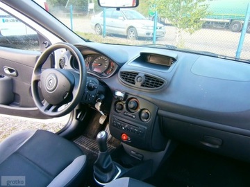 Renault Clio III Hatchback 5d Phase II 1.5 dCi 75KM 2012 Renault Clio 1,5dci VAT 1, zdjęcie 6