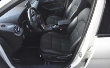 Mercedes Klasa B W246 Sports Tourer 200 CDI BlueEFFICIENCY 136KM 2014 Mercedes-Benz Klasa B Mercedes-Benz Klasa B 1.8 Diesel 136KM, zdjęcie 23