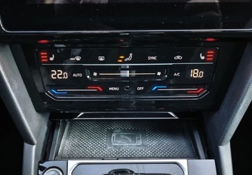 Volkswagen Arteon Fastback Facelifting 2.0 TDI 200KM 2021 Volkswagen Arteon R-Line Pakiety, ACC, Kamera 360, HarmanKardon, GPS, Pan, zdjęcie 26