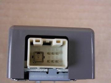 MODUL ZÁMKU CENTRÁLNÍHO AVENSIS T27 89740-05010