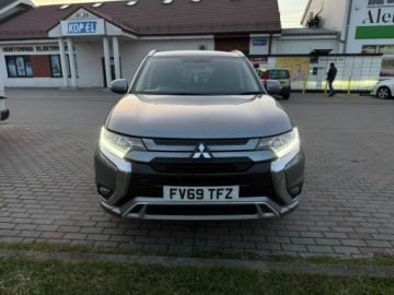 Mitsubishi 2019 Mitsubishi Outlander Hybryda - 2019r - 4x4, zdjęcie 4