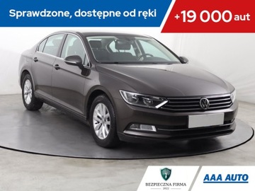 Volkswagen Passat B8 Limousine 1.8 TSI BlueMotion Technology 180KM 2018 VW Passat 1.8 TSI, Salon Polska, Klima