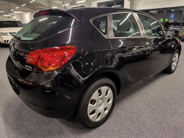 Opel Astra J Hatchback 5d 1.4 Twinport ECOTEC 100KM 2011 Opel Astra 1.4 Benzyna 2011 Essentia ecoFLEX, zdjęcie 3