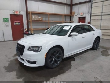 Chrysler 300C II 2022 Chrysler 300 TOURING L 2022, od ubezpieczalni 3.6 Benzyna 292KM, zdjęcie 1