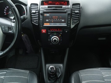 Kia Venga Mikrovan 1.6 DOHC CVVT 125KM 2014 Kia Venga 1.6 CVVT, Skóra, Navi, Klima, zdjęcie 15