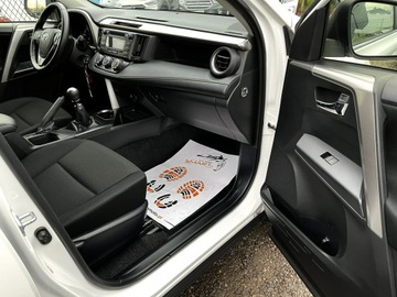 Toyota RAV4 IV MPV Facelifting 2.0 Valvematic 152KM 2016 Toyota RAV-4 Ledy / 4X4 / 1 Rej. 2017 / 53 Tyś km, zdjęcie 6