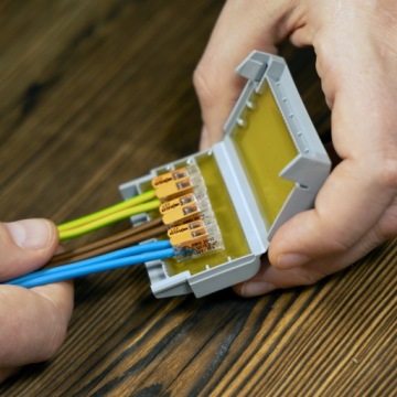 WAGO GELBOX — гелевая кабельная муфта на 2 быстроразъемных соединителя, 0,5–6 мм², IPX8, размер 2
