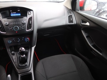 Ford Focus III Hatchback 5d facelifting 1.5 TDCi 120KM 2015 Ford Focus 1.5 TDCi, Salon Polska, Serwis ASO, zdjęcie 7