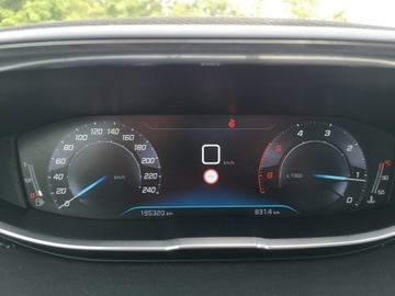 Peugeot 5008 II Crossover 1.5 BlueHDI 130KM 2018 Peugeot 5008 1,5 HDI 130KM Klimatr Navi Kamera, zdjęcie 12