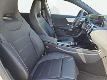 Mercedes Klasa A W177/V177 Hatchback Facelifting 2.0 220 190KM 2024 Mercedes-Benz Klasa A A 220 4MATIC AMG MULTIBEAM LED Panorama Kamera 3, zdjęcie 14