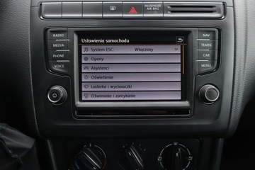 Volkswagen Polo V Hatchback 3d Facelifting 1.0 60KM 2016 VW Polo 1.0, Navi, Klima, Tempomat, zdjęcie 16