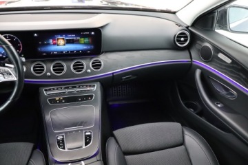 Mercedes Klasa E W213 All-terrain Facelifting 2.0 E220d 194KM 2021 Mercedes E E 220 d 4MATIC, Salon Polska, zdjęcie 7