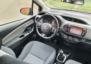 Toyota Yaris III Hatchback 5d Facelifting 2017 1.0 VVT-i 72KM 2020 Toyota Yaris Nawigacja Kamera Radar GetHelp Benzyna 72KM, zdjęcie 8
