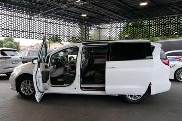 Chrysler Pacifica II 3.6 V6 291KM 2023 Chrysler Pacifica 18tys.km TouringL Polift Pentastar 3.6L V6 7os. 291KM St, zdjęcie 5