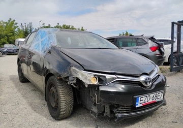 Toyota Auris II Hatchback 5d Facelifting 1.6 Valvematic 132KM 2018 Toyota Auris 2018r, Salonowa. 1.6 Benzyna. Uszkodzona. Poobijana. VAT 23, zdjęcie 1