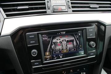 Volkswagen Passat B8 Variant Facelifting 2.0 TDI SCR 150KM 2022 Volkswagen Passat ELEGANCE 2.0 TDI DSG Salon PL GWARANCJA SelectCar+ FV 23%, zdjęcie 22