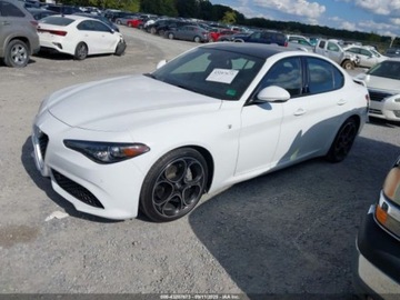 Alfa Romeo Giulia II Sedan Facelifting 2.0 Turbo 280KM 2022 Alfa Romeo Giulia Ti 2022 2.0l 2.0 Benzyna 280KM, zdjęcie 1