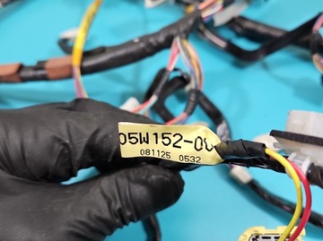 INSTALACE SVAZEK DVEŘE PŘEDNÍ LEVÝCH TOYOTA LAND CRUISER J200 82152-60780H