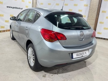 Opel Astra J Hatchback 5d 1.4 Twinport ECOTEC 100KM 2011 Opel Astra 1.4 100KM Klima 1-reka Gotowy do jazdy 1.4 Benzyna 100KM, zdjęcie 38