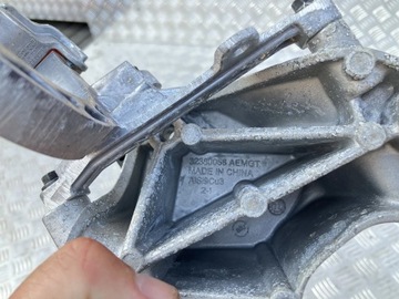 UCHYCENÍ ULOŽENÍ MOTORU VOLVO EC40 C40 E400V2