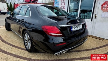 Mercedes Klasa E W213 Limuzyna 2.0 250 211KM 2017 Mercedes-Benz Klasa E E250 Zarejestrowany 2.0 Benzyna 210KM, zdjęcie 4