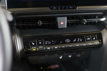 Toyota C-HR II SUV 2.0 Hybrid Dynamic Force 197KM 2023 Toyota C-HR 2.0 Hybrid Dynamic Force Style AWD 2.0 Hybryda 197KM, zdjęcie 18