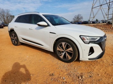 Audi Q8 2024 Audi Q8 2024 AUDI Q8 E-TRON PREMIUM PLUS Elektryczny 402KM, zdjęcie 2