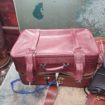 СТАРЫЕ ЧЕМОДАНЫ (T1244)