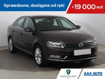 Volkswagen Passat B8 2014 VW Passat 1.8 TSI, DSG, Xenon, Klima, Klimatronic