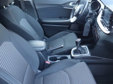 Kia Ceed III Kombi Facelifting 1.5 T-GDI 160KM 2022 Kia Ceed 1.5 T-GDI, Salon Polska, 1. Właściciel, zdjęcie 8