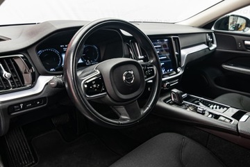 Volvo V60 II  2020 VOLVO V60 T6 AWD R-Design aut Combi 2.0 255KM 2020, zdjęcie 9